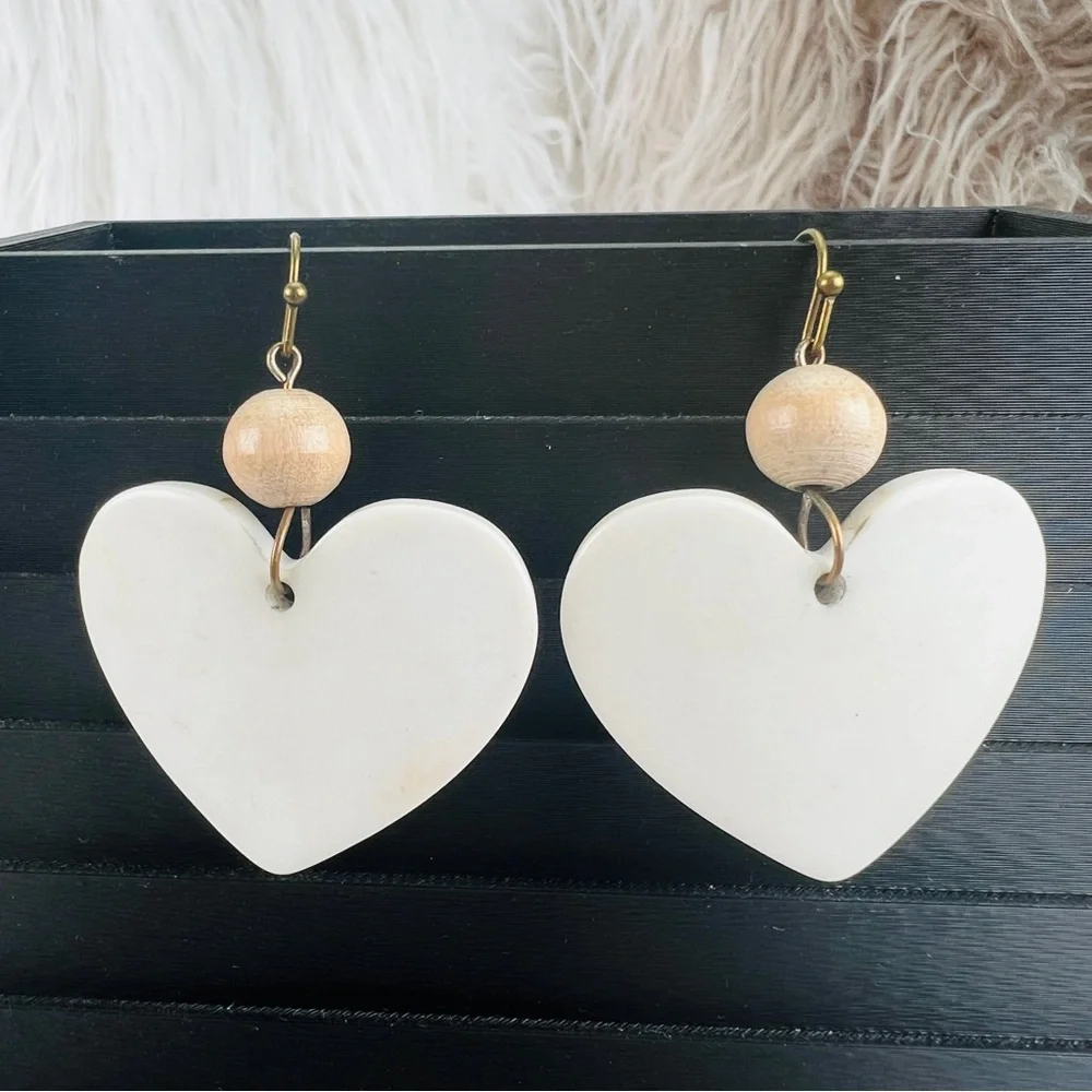Bohemian chic cream, heart shaped accent pierced earrings